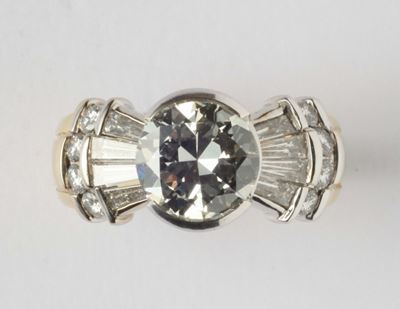 Anello con Diamante di Vecchio Taglio di Ct 3,00ca