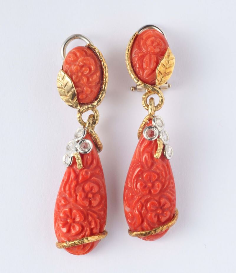 Orecchini pendenti in corallo arancio  - Auction Ancient and Contemporary Jewelry and Watches - Cambi Casa d'Aste