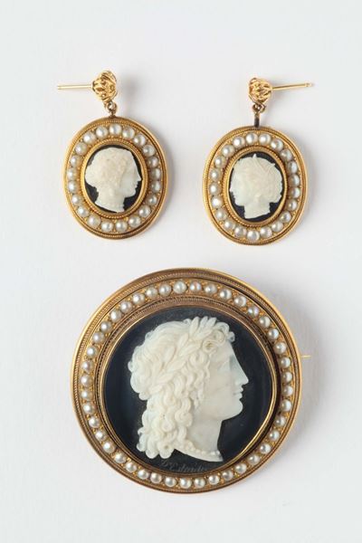 Parure Stile Impero Formata da Spilla ed Orecchini con Cammei in Calcedonio e Perle Naturali
