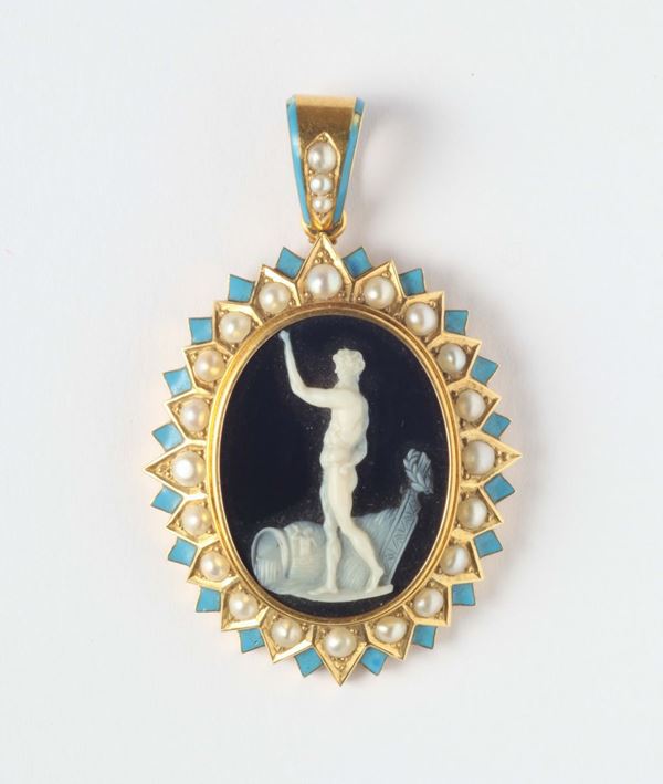 A gold pendant with a chalcedony, enamel and pearl cameo