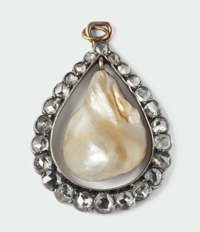 Pendente con Perla Naturale di Acqua Dolce e Diamanti Taglio Rosa. XIX Secolo, Prima Metà