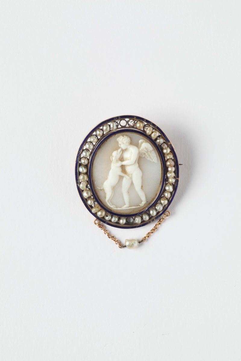 An agate and natural pearl cameo  - Auction Silver, Watches, Antique and Contemporary Jewelry - Cambi Casa d'Aste