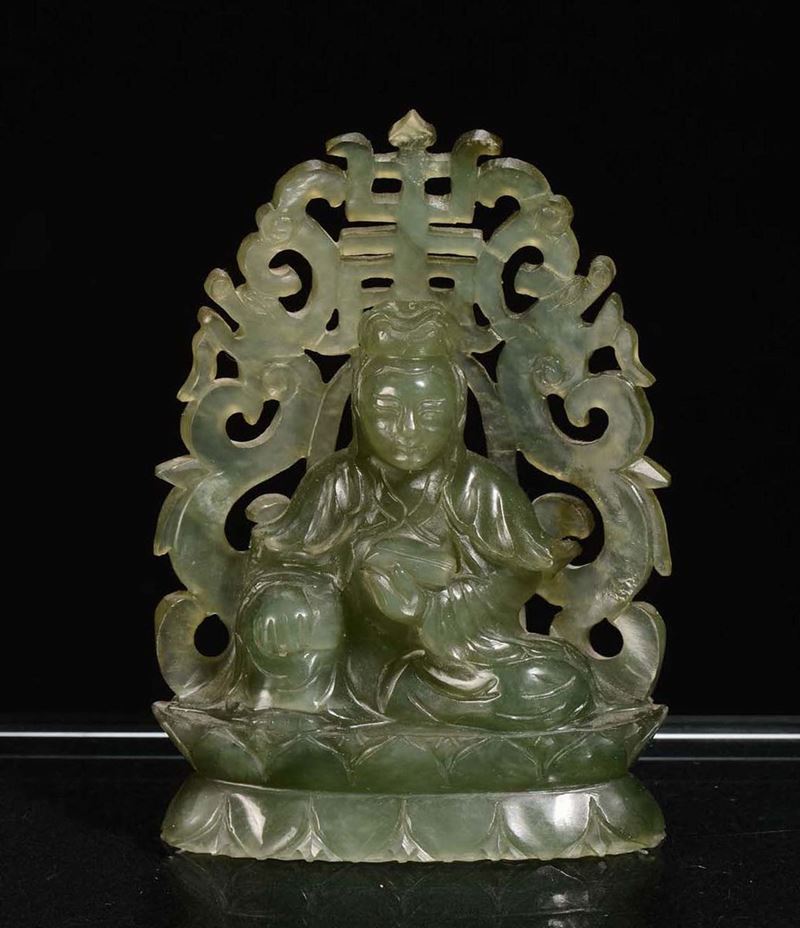 Divinità in giada verde, Cina XX secolo  - Asta Chinese Works of Art - Cambi Casa d'Aste
