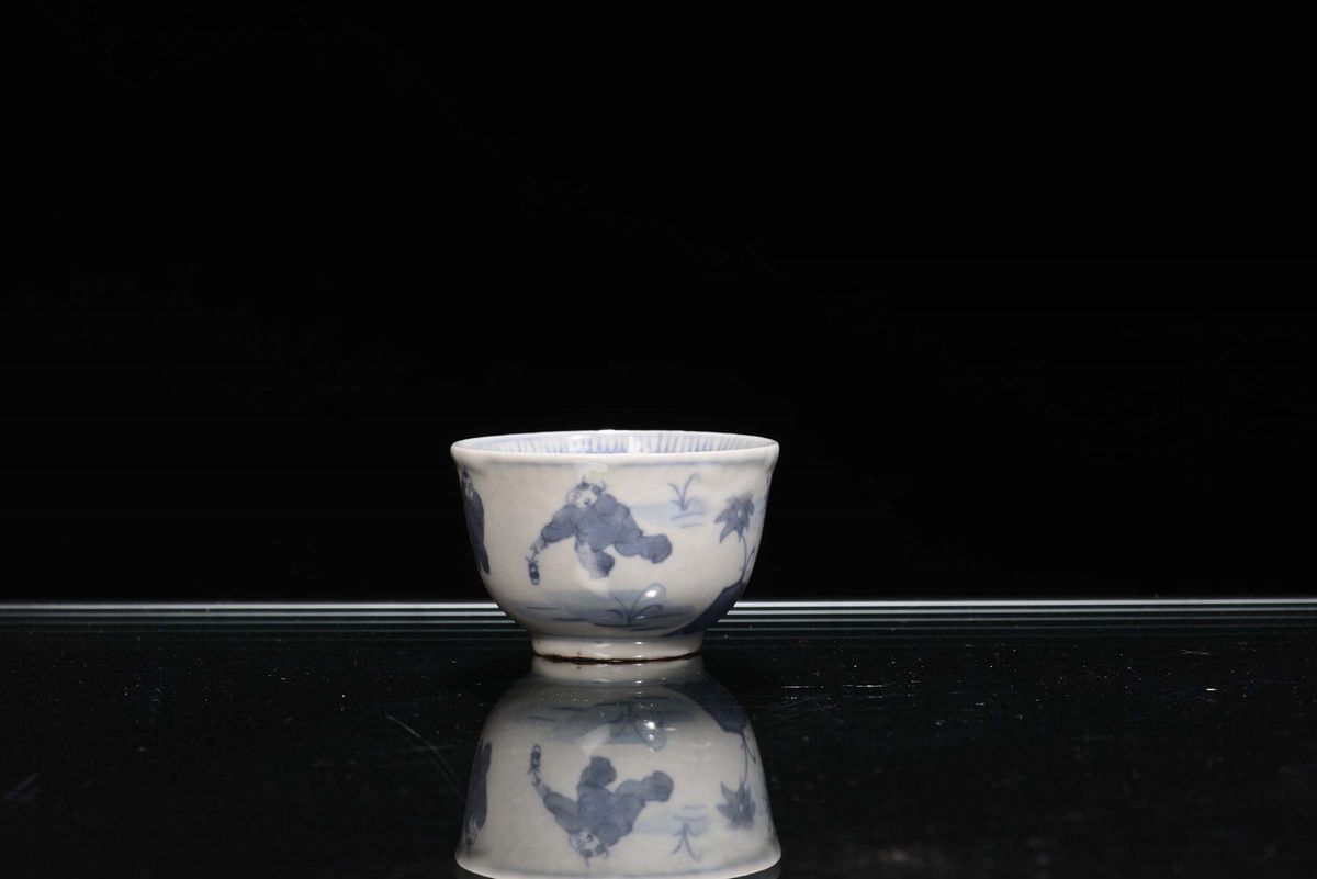 Coppetta in Porcellana Bianca e Blu con Paesaggi, Cina XX Secolo