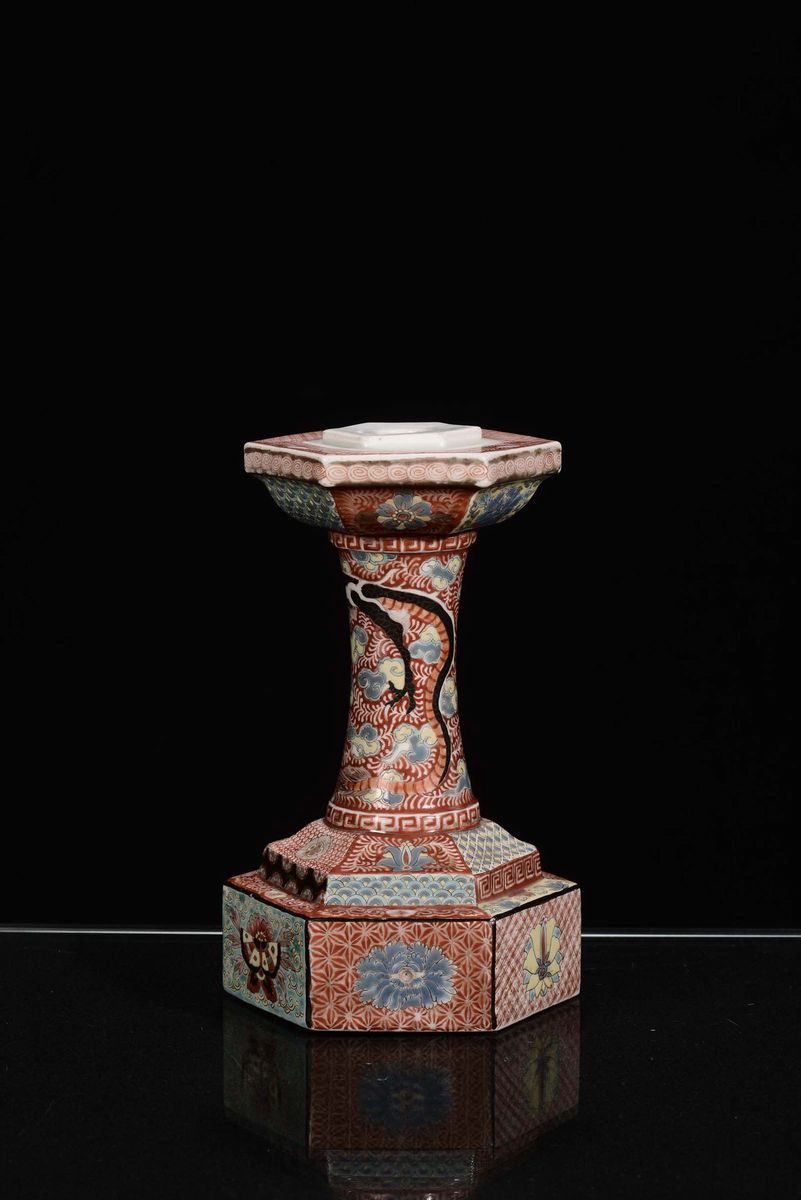 Colonna in Porcellana Policroma a Base Esagonale, Cina XX Secolo
