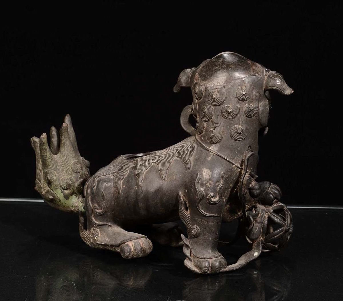 Bruciaprofumi in Bronzo a Guisa di Cane di Pho, Cina, Dinastia Qing, XIX Secolo