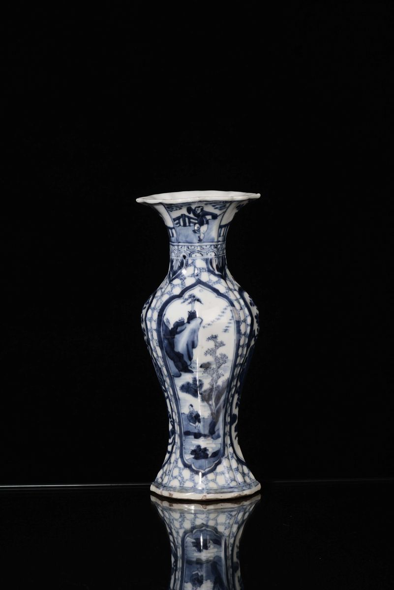 Vaso in Porcellana Bianca e Blu con Decoro Paesaggistico, Cina Dinastia Qing, Periodo Kangxi (166...