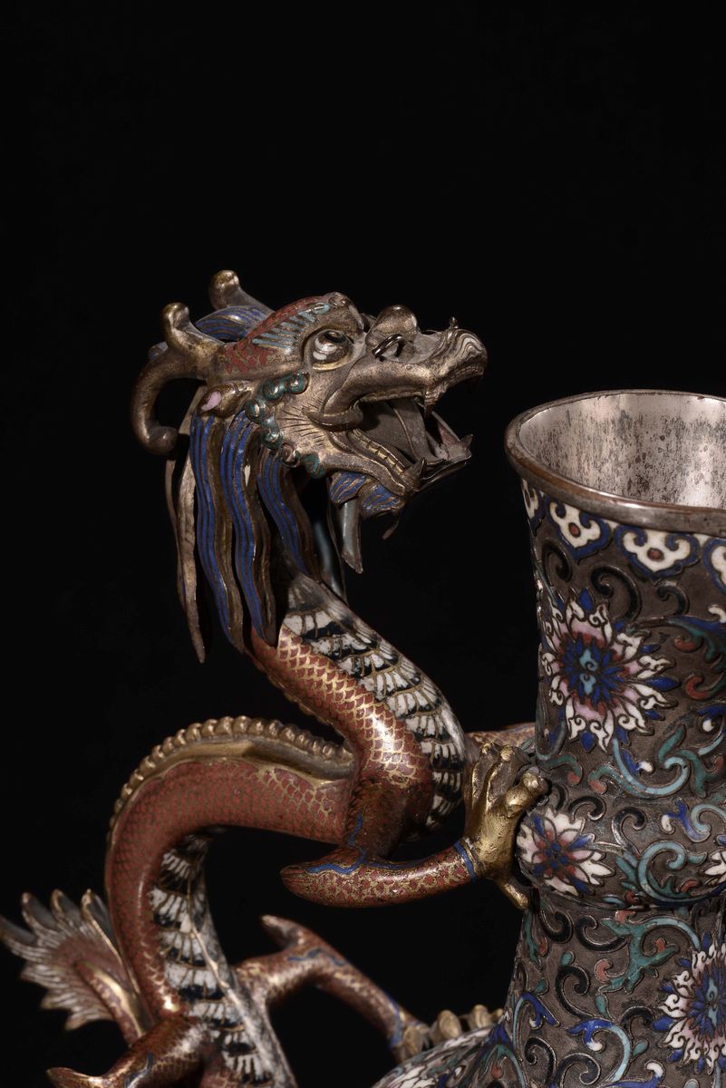 Versatoio Cloisonnè e Smalti Decorato con Presa a Guisa di Drago, Cina, Dinastia Qing, XIX Secolo