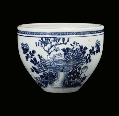 Cachepot in Porcellana Bianca e Blu con Decoro Floreale, Cina, Dinastia Qing, XIX Secolo