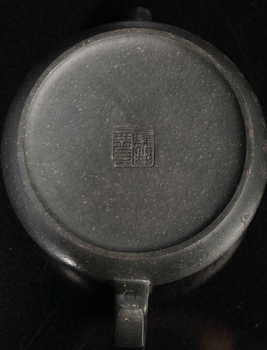 Teiera Yinxing in Gres con Ideogrammi sul Corpo, Cina, Repubblica, XX Secolo