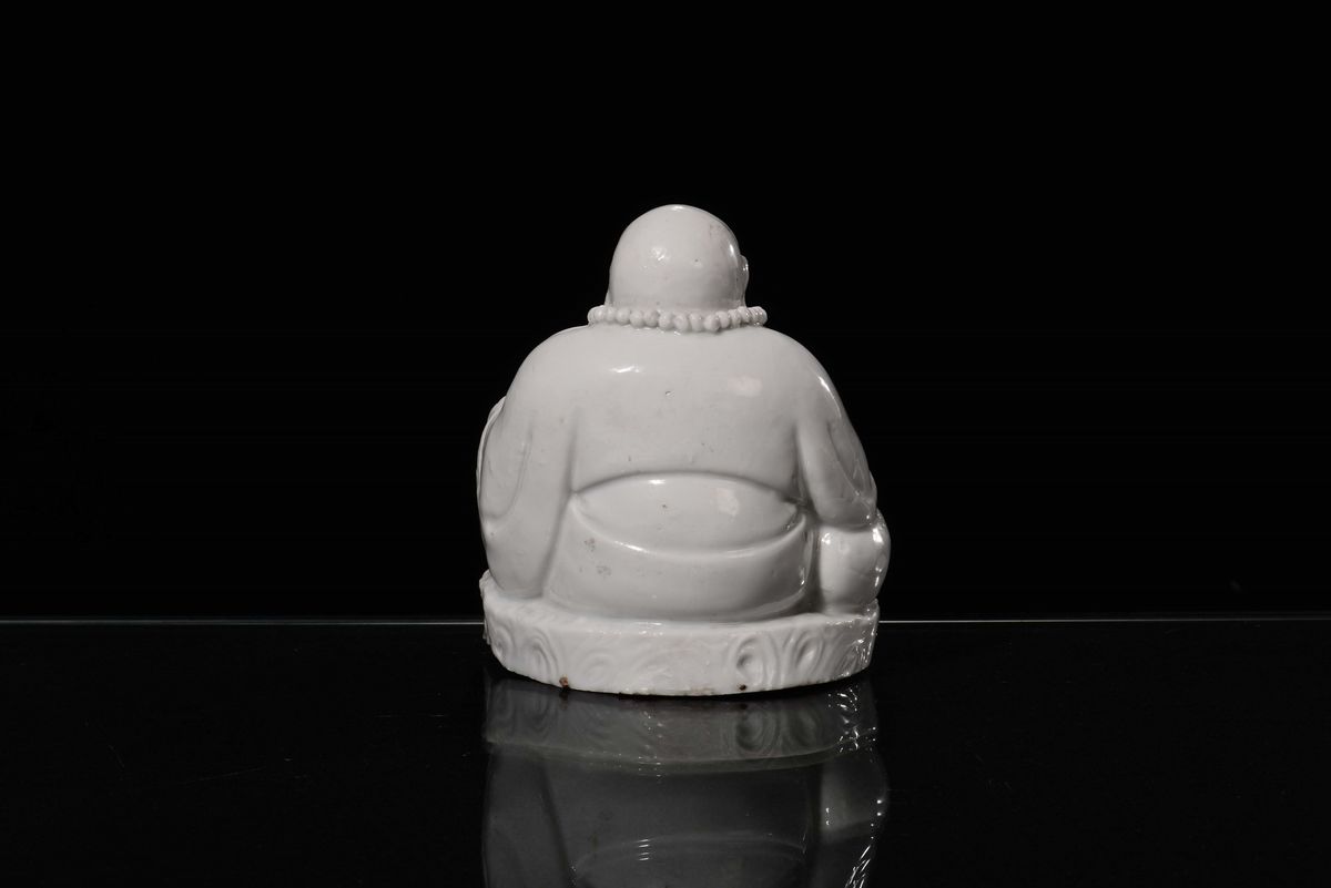 Figura di Budai in Porcellana Blanc De Chine, Cina, Dinastia Qing, XIX Secolo
