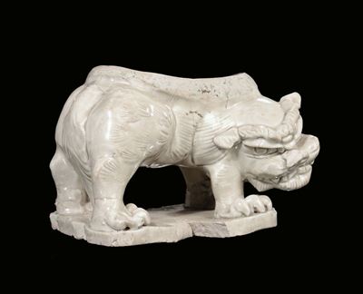 Figura di Cane di Pho in Porcellana, Parte Centrale di un Cuscino, Cina, Dinastia Song del Sud-ji...