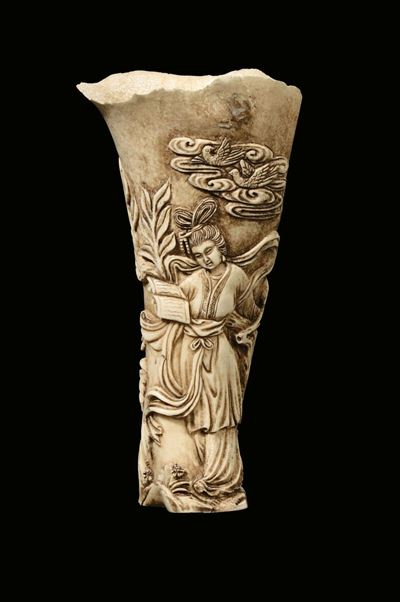 Corno Scolpito con Figura di Guanyin, Cina
