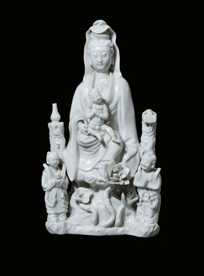 Figura di Maternità in Porcellana Blanc De Chine, Dehua, Cina, Fine XVII Secolo