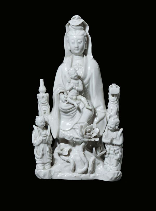 Figura di maternità in porcellana Blanc de Chine, Dehua, Cina, fine XVII secolo