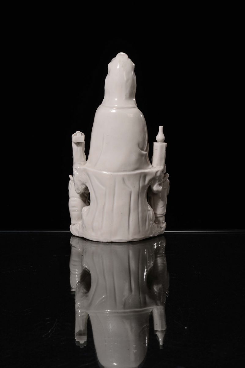 Figura di Maternità in Porcellana Blanc De Chine, Dehua, Cina, Fine XVII Secolo