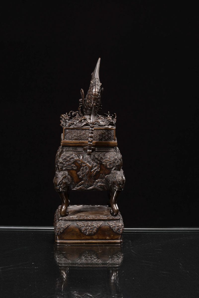 Censer in Bronzo a Patina Scura con Presa a Guisa di Animale Marino, Cina, Dinastia Qing, XIX Sec...