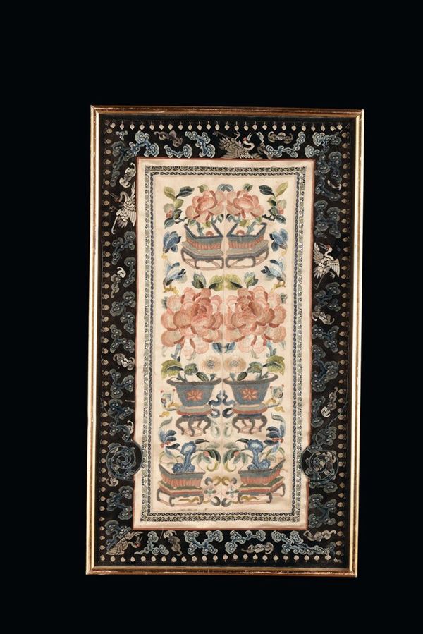 Lotto di tre tessuti in seta, Cina XIX secolo