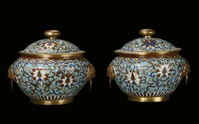 Coppia di Potiches con Coperchio Cloisonné, Cina, Dinastia Qing, XIX Secolo