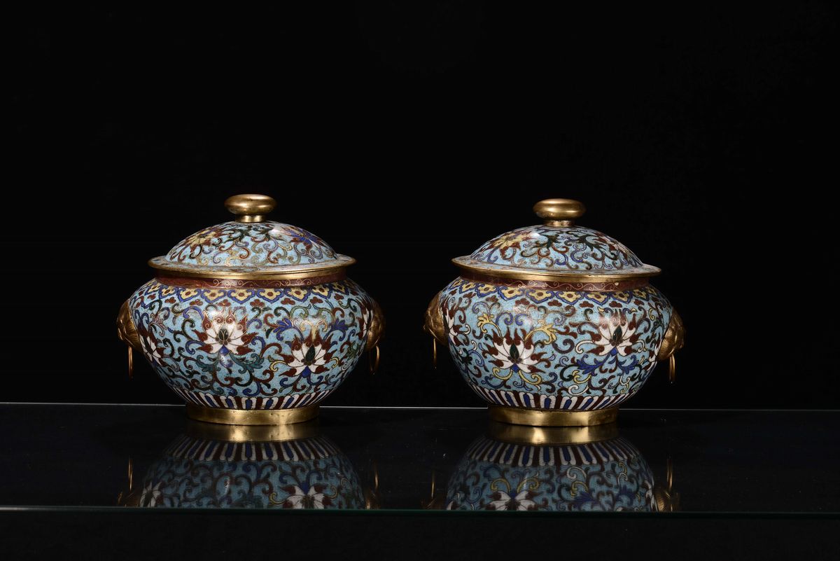 Coppia di Potiches con Coperchio Cloisonné, Cina, Dinastia Qing, XIX Secolo
