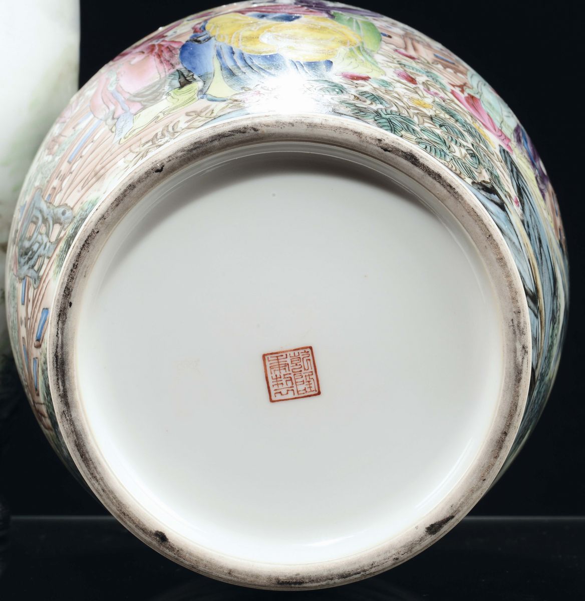 Coppia di Vasi Policromi in Porcellana con Raffigurazione di Figure e Paesaggi, Cina, Repubblica,...