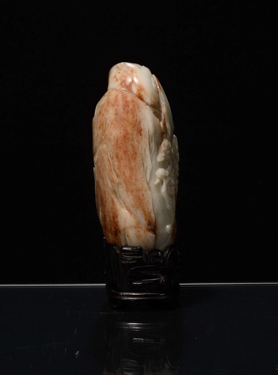Montagna in Giada Celadon e Russet Scolpita con Personaggi nella Roccia, Cina, Dinastia Qing, Fin...