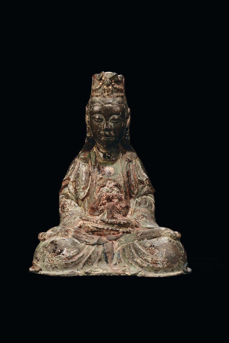 Scultura in bronzo raffigurante Crowned Sakyamuni, Cina, Dinastia Qing, XIX secolo  - Asta Fine Chinese Works of Art - II - Cambi Casa d'Aste