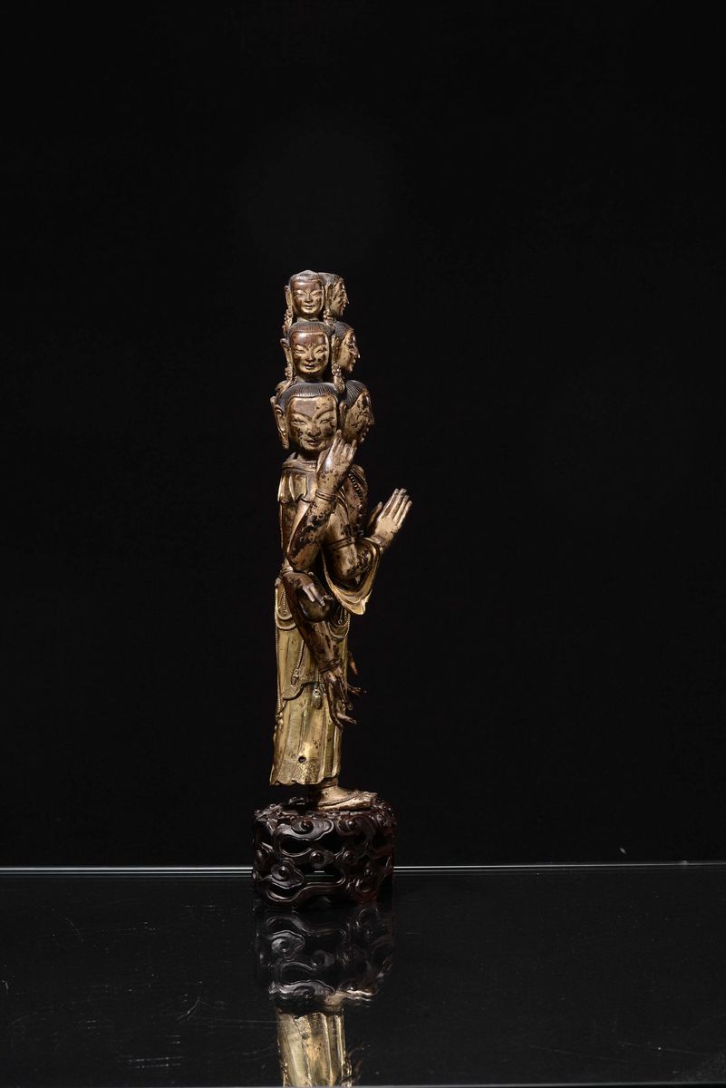 Grande Scultura in Bronzo Dorato Raffigurante Avalokitesvara, Cina, Dinastia Ming, XV Secolo