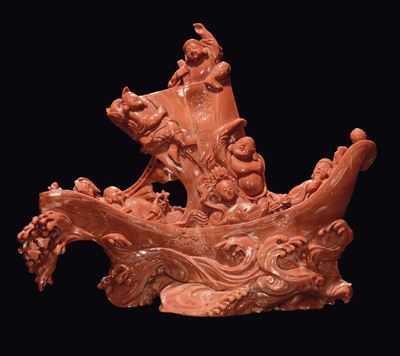 Gruppo in Corallo Rosso Scolpito Raffigurante Barca con Figure, Cina, Dinastia Qing, Fine XIX Sec...