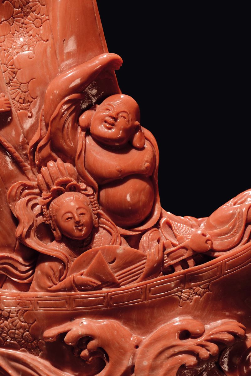 Gruppo in Corallo Rosso Scolpito Raffigurante Barca con Figure, Cina, Dinastia Qing, Fine XIX Sec...