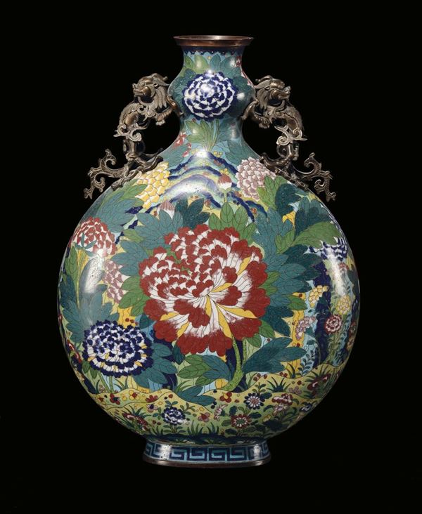A cloisonné flask with flowers, China, Qing Dynasty, 19th century