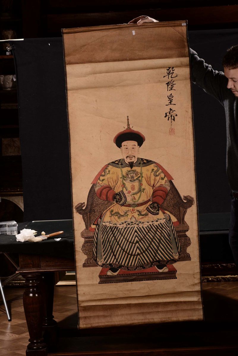 Coppia di Scroll su Pergamena Raffiguranti Dignitari, Cina, XIX Secolo