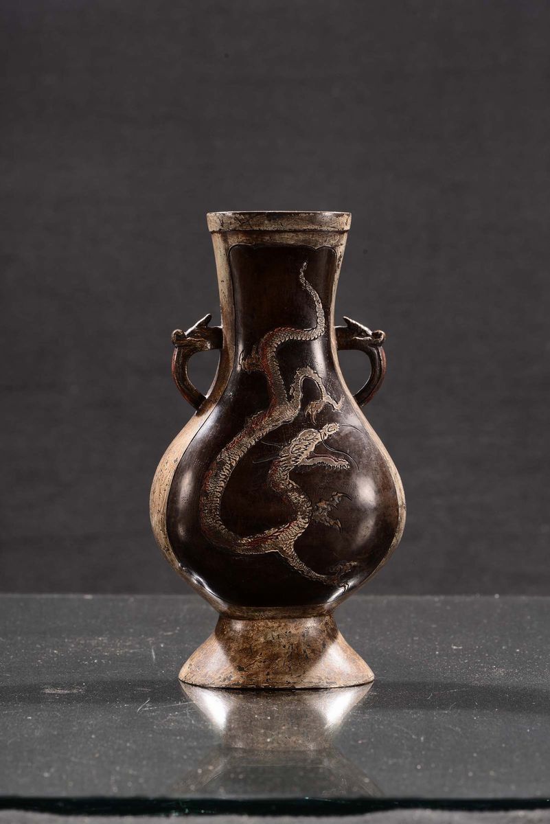 Vaso in Bronzo con Decoro in Oro con Drago, Cina, Dinastia Qing, XVIII Secolo