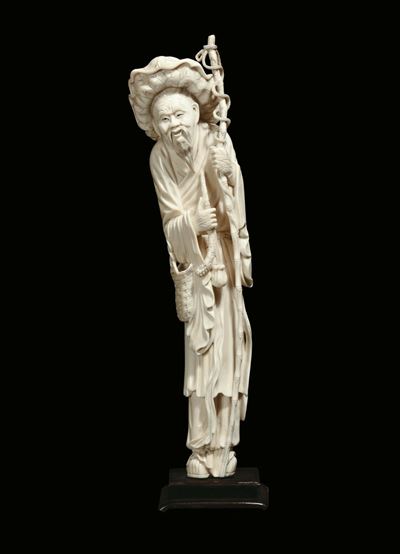 Scultura in Avorio Raffigurante Vecchio Contadino con Bastone, Cina, Dinastia Qing, XIX Secolo