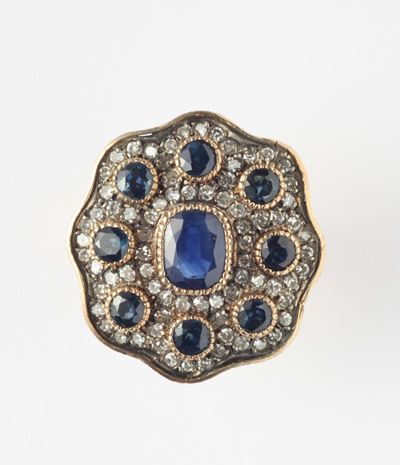 Anello con Zaffiri Australiani e Piccoli Diamanti
