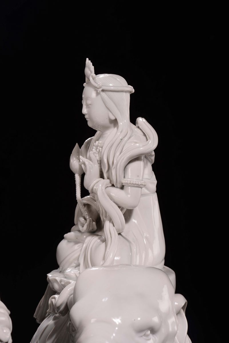 Coppia di Figure di Guanyin su Elefante e Cane di Pho, Cina, Dinastia Qing, Fine XIX Secolo