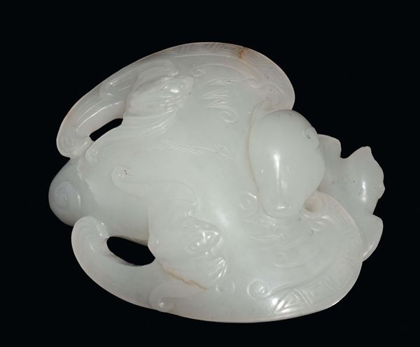 A small white jade carved bats, China, Qing Dynasty, 19th century