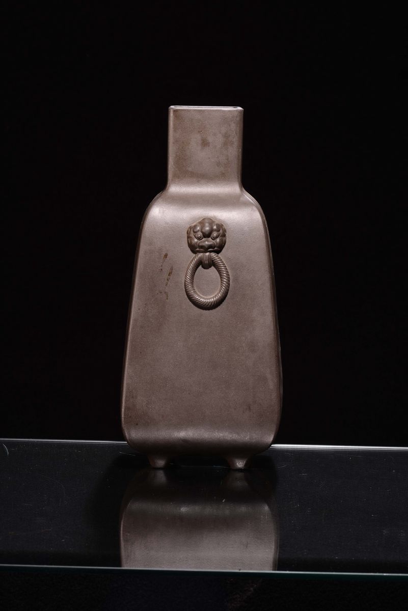 Vaso Yinxing in Gres con Iscrizione e Personaggi, Cina, Repubblica, XX Secolo