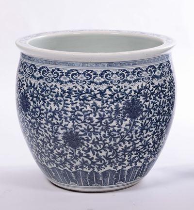Cachepot in Porcellana Bianca e Blu a Decoro Vegetale, Cina, Dinastia Qing, XIX Secolo