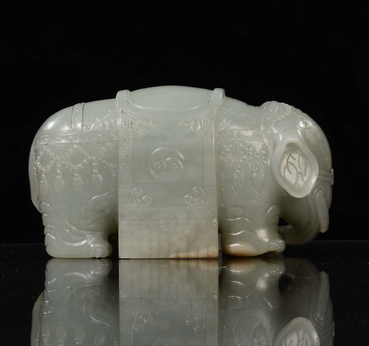 Elefantino in Giada Celadon Finemente Scolpito, Cina, Dinastia Qing, Periodo Qianlong (1736-1795)