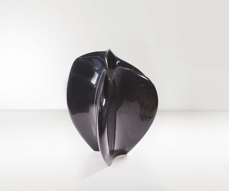 Zaha Hadid. Vaso Flow in polietilene lineare a bassa densità. Prod. Serralunga, Italia  - Auction Design - Cambi Casa d'Aste