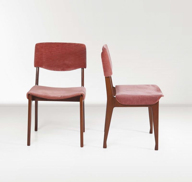 MIM. Sei sedie marchiate MIM in legno rivestite in veluto. Prod. MIM, Italia, 1960 ca.  - Auction Design - Cambi Casa d'Aste