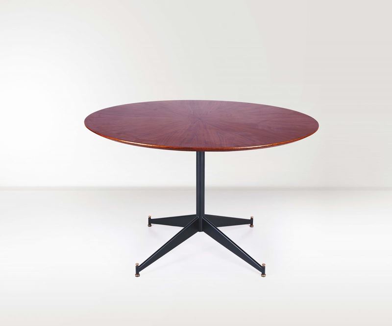 Tavolo con struttura in metallo verniciato, puntali in ottone e piano in legno. Prod. Italia, 1950 ca.  - Auction Design - Cambi Casa d'Aste