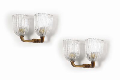 Seguso. Coppia di Appliques in Fusione di Bronzo con Diffusori in Vetro di Murano. Prod. Seguso, ...