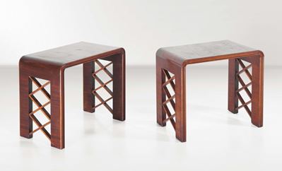 Coppia di Sgabelli in Legno Impiallacciato. Prod. Italia, 1930 Ca.