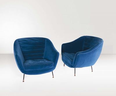 Coppia di Poltrone in Metallo Verniciato con Rivestimenti in Velluto e Puntali in Ottone. Prod. I...