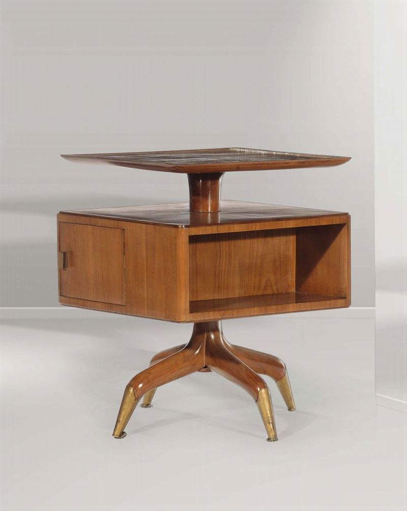 Gio Ponti Importante tavolino in legno d’ acero con puntali in ottone. Italia, 1947  - Auction Design - Cambi Casa d'Aste