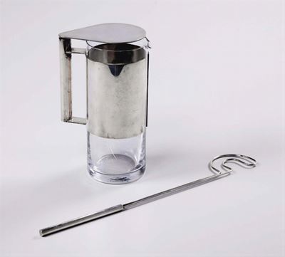 Lino Sabattini. Caraffa con Mestolo in Metallo Argentato e Vetro Prod. Sabatini Argenteria, Itali...
