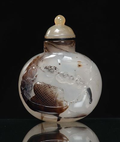 Snuff Bottle in Agata con Raffigurazione di Barcaiolo, Cina, Dinastia Qing, XIX Secolo