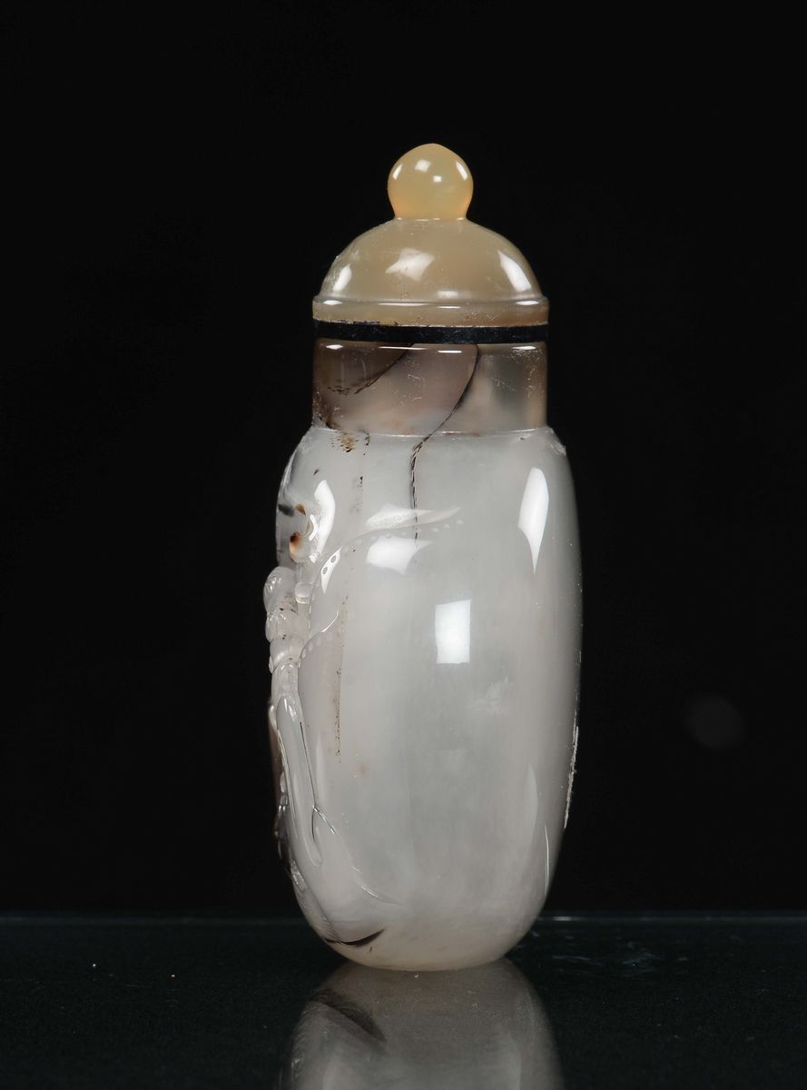 Snuff Bottle in Agata con Raffigurazione di Barcaiolo, Cina, Dinastia Qing, XIX Secolo
